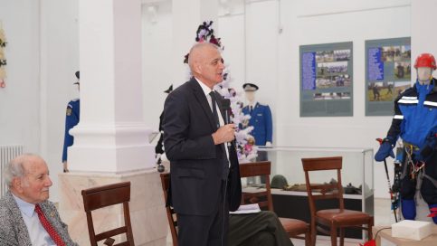 Fostul secretar al județului Dâmbovița, dr.Ivan Vasile Ivanoff și-a lansat cartea „Aprecieri critice privind apariția și evoluția administrației publice locale postdecembriste din România”