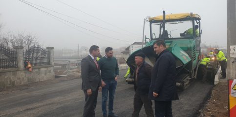 De astăzi, podul peste pârâul Racovița, la Băleni, este redeschis circulației