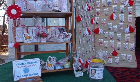 „MĂRȚIȘOARELE CU SUFLET”, realizate de voluntari la Căminul Cultural „Izvor de apă vie”