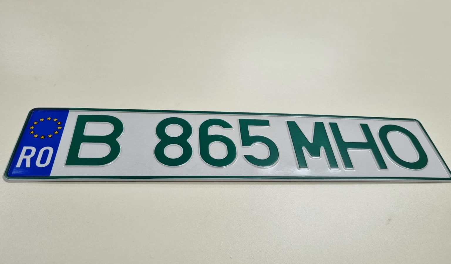 OFICIAL, NUMERE NOI pentru MAȘINI, ORDINUL  a fost publicat în Monitorul Oficial, numerele de înmatriculare cu litere și cifre de culoare verde vor fi acordate mașinilor nepoluante