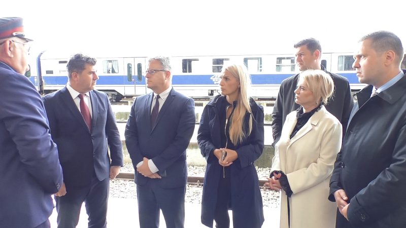 CJ Dâmbovița, gazda vizitei oficialilor de la CFR și Ministerul Transporturilor, investiții majore prin PNRR ce vizează infrastructura feroviară din județul Dâmbovița. VIDEO