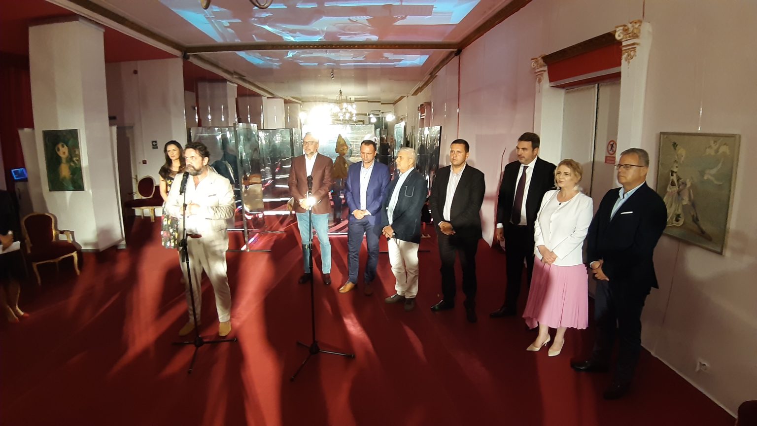 Festivalul  BABEL, Ministrul Culturii a fost prezent la vernisajul expoziției de pictură- „Amprente ale lumii mele”. VIDEO