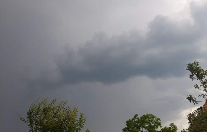 AVERTISMENT, meteorologii anunță ploi și furtuni