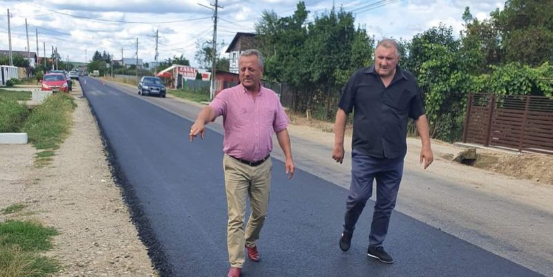 În comuna Dragomirești se lucrează la amenajare șanțuri dalate