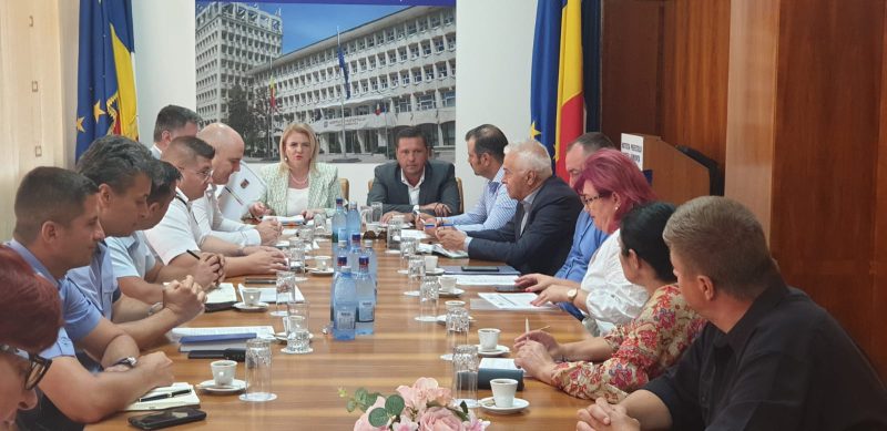 ULTIMA ORĂ, prefectul judeţului Dâmboviţa, Claudia Gilia a decis constituirea a două comisii pentru verificarea unităților școlare