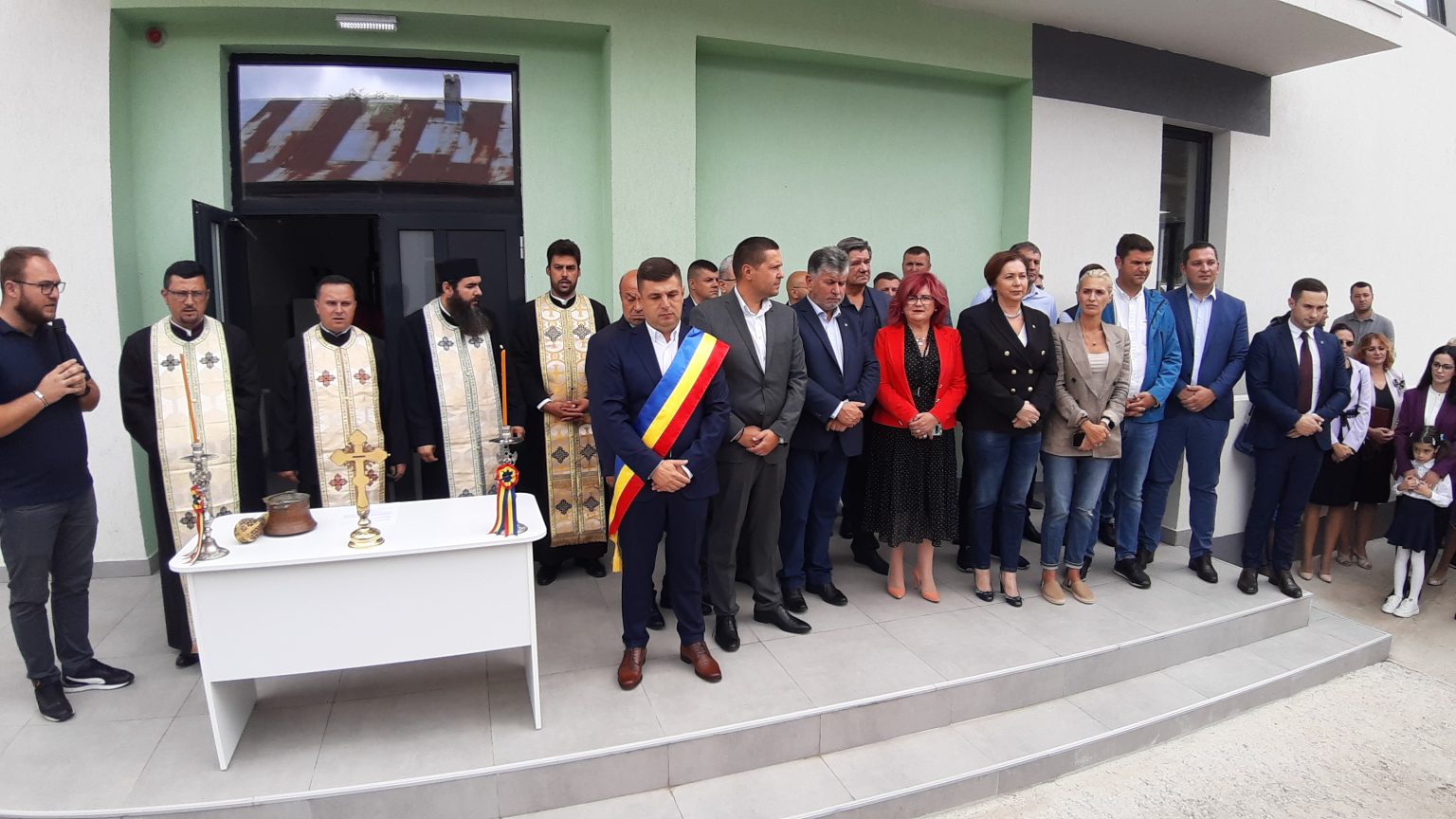 În comuna Corbii Mari, au fost inaugurate Școala Corbii Mari, Grădinița Grozăvești, rețea  de canalizare și un teren de sport. VIDEO