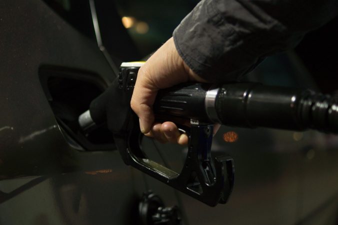 Benzina și motorina s-au scumpit din nou
