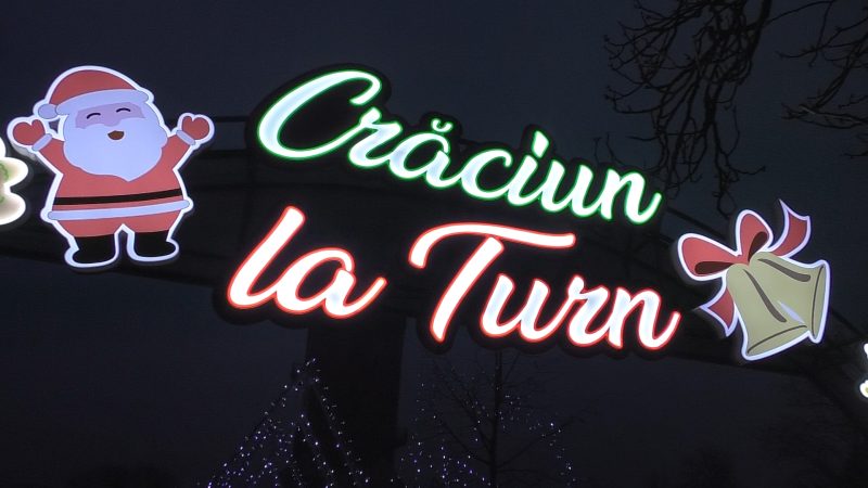 S-au aprins luminițele de sărbători la Curtea Domnească și s-a dat startul evenimentului „Crăciun la Turn”