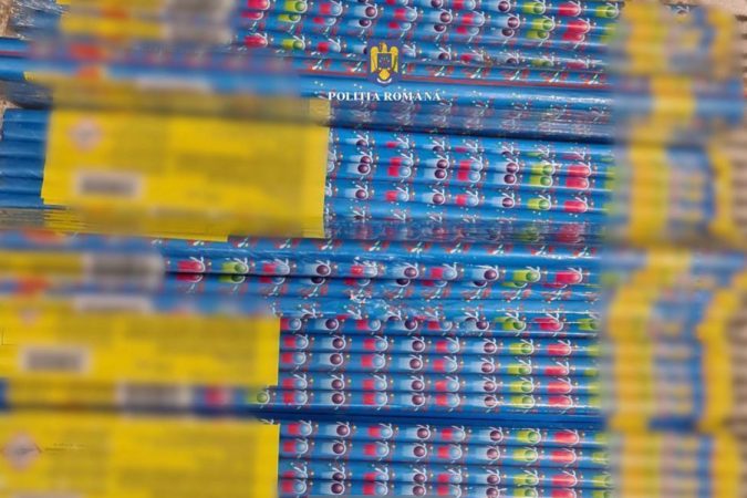 PERCHEZIȚII, peste 25 de kilograme de articole pirotehnice, indisponibilizate de polițiștii dâmbovițeni. VIDEO