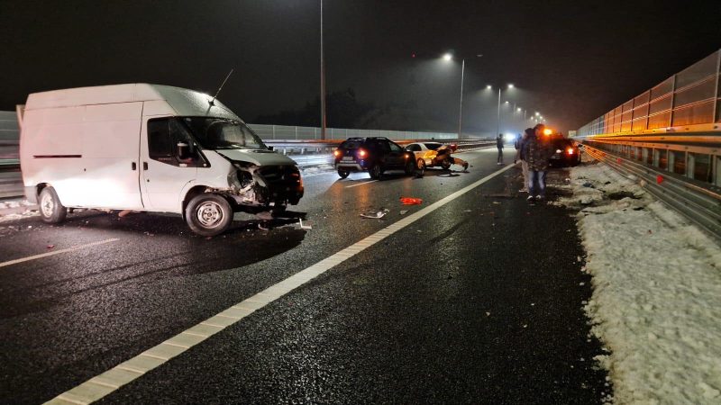 CARAMBOL, circulația a fost închisă pe ambele sensuri ale Autostrăzii A1, între km 225 și km 237, duminică seară