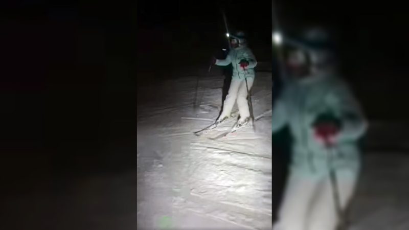 În miez de noapte, doi turiști din Republica Moldova, rătăciți au fost salvați de jandarmii montani. VIDEO