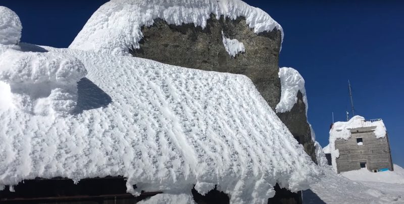 Temperatura minimă absolută a lunii februarie, în România, este -38 ºC şi a fost înregistrată în data de 10 februarie 1929