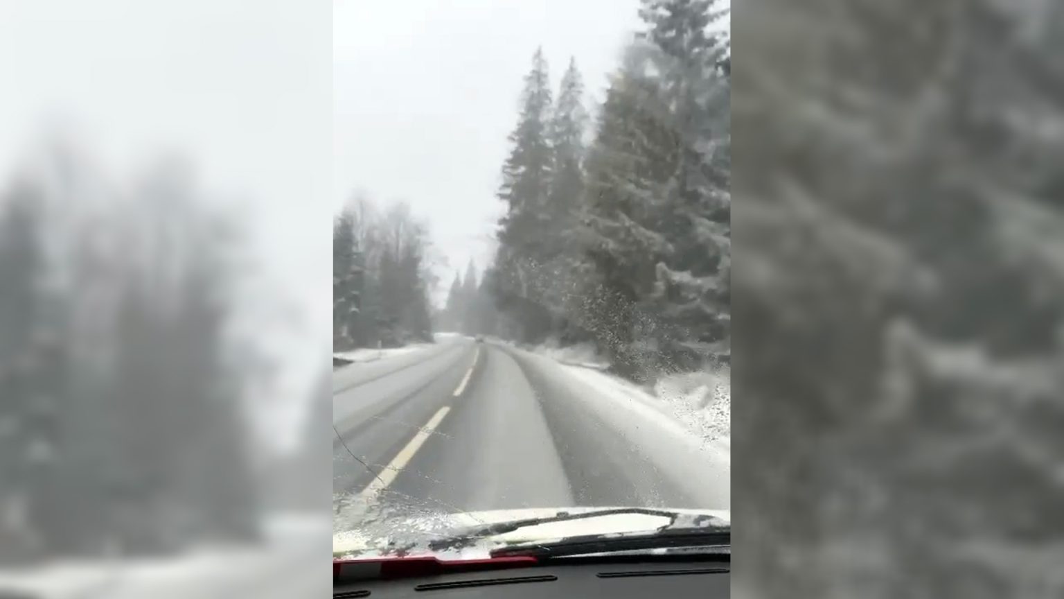 ADAPTAȚI VITEZA! Se circulă în condițiile unui carosabil umed