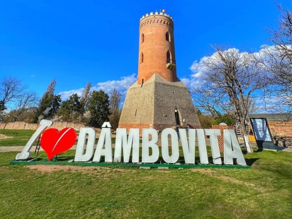 Pe 8 martie de Ziua Internațională a Femeii, intrarea la muzeele din Dâmbovița, este gratuită