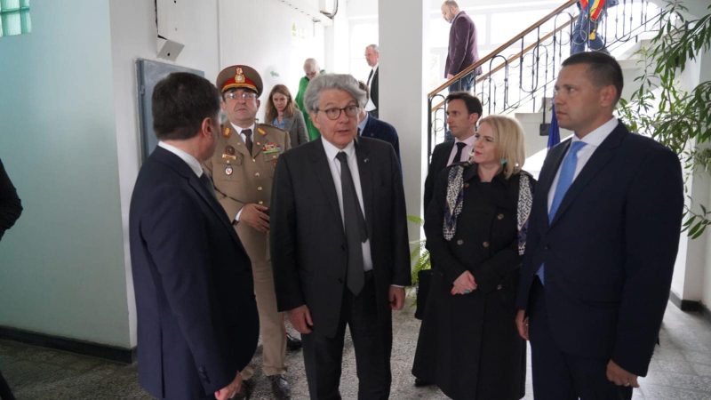 Ministrul Economiei, Florin Spătaru și Comisarul european Thierry Breton, au vizitat Uzina de Produse Speciale de la Dragomirești. VIDEO