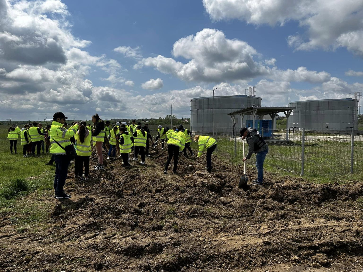 „Comisari de mediu pentru o zi”, amplu eveniment desfășurat de Primăria Corbii Mari, Școala Corbii Mari și Comisariatul General al Gărzii Naționale de Mediu