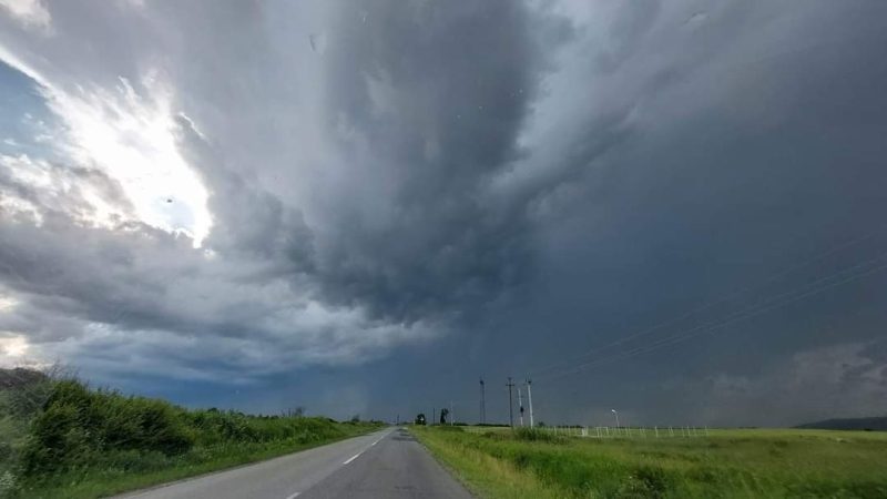 Furtunile lovesc în majoritatea zonelor,duminică, 6 august 2023