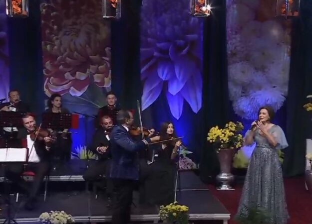 Târgoviște-Cetatea Romanței: Festivalul Național Crizantema de Aur este în  desfășurare