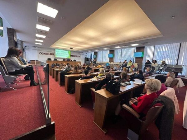 Prefectura Dâmbovița a fost gazda unei întâlniri de lucru cu secretarii generali ai unităților administrativ – teritoriale dâmbovițene