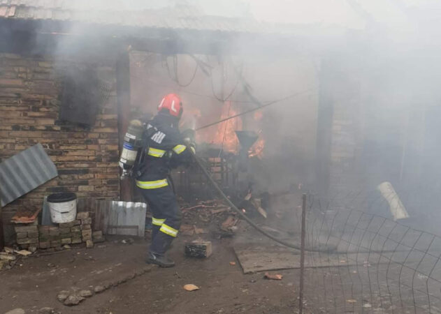 Incendiu la o anexă gospodărească situată în Răzvad, pe strada Principală Incendiu la o anexă gospodărească situată în Răzvad, pe strada Principală, Detașamentul de Pompieri Târgoviște