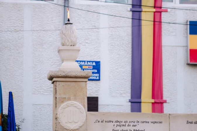 Pe 3 noiembrie 2023, s-au împlinit 5 ani de la construcția și inaugurarea Monumentului  Eroilor  din curtea Primăriei Vulcana Pandele