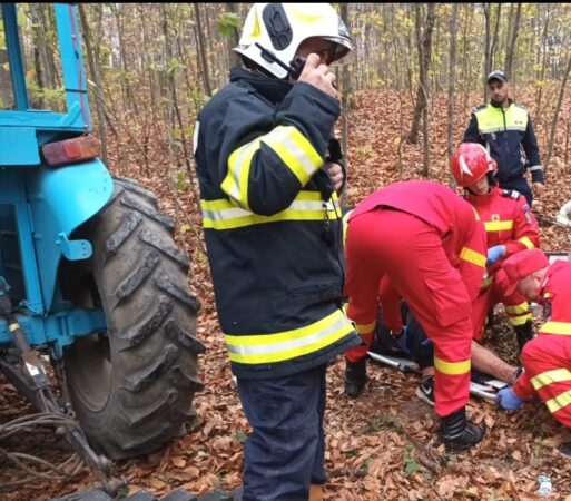 Tragedie la Cândești, astăzi, 16 decembrie a.c., polițiștii din cadrul Secției nr. 5 Poliție Rurală Voinești au fost sesizați cu privire la faptul că un bărbat ar fi plecat de la domiciliu cu tractorul, pe raza localității Cândești-Deal, fără a mai reveni. 