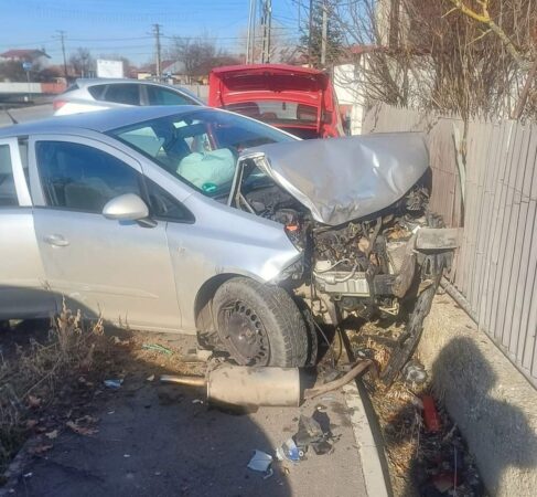 Accident pe DN 1A, în localitatea Bujoreanca, din primele date se pare că sunt implicate două autoturisme.