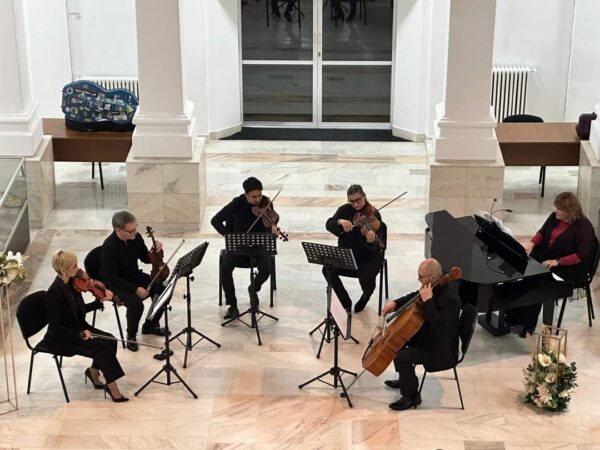 Concert dedicat Zilei Unirii Principatelor Române Concert dedicat Zilei Unirii Principatelor Române, în această după-amiază, la Muzeul de Istorie din Târgoviște, eveniment organizat de Centrul Județean de Cultură.