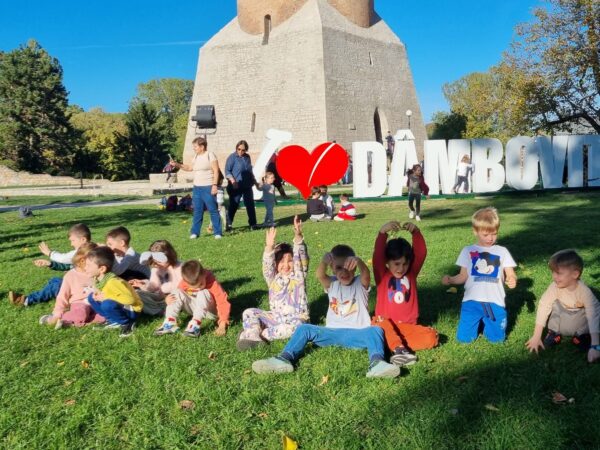 Număr record de vizitatori în anul 2023 pentru muzeele din cadrul Complexului Naţional Muzeal „Curtea Domnească” Târgovişte În anul 2023, Complexul Naţional Muzeal „Curtea Domnească” Târgovişte a desfășurat o activitate dinamică și variată