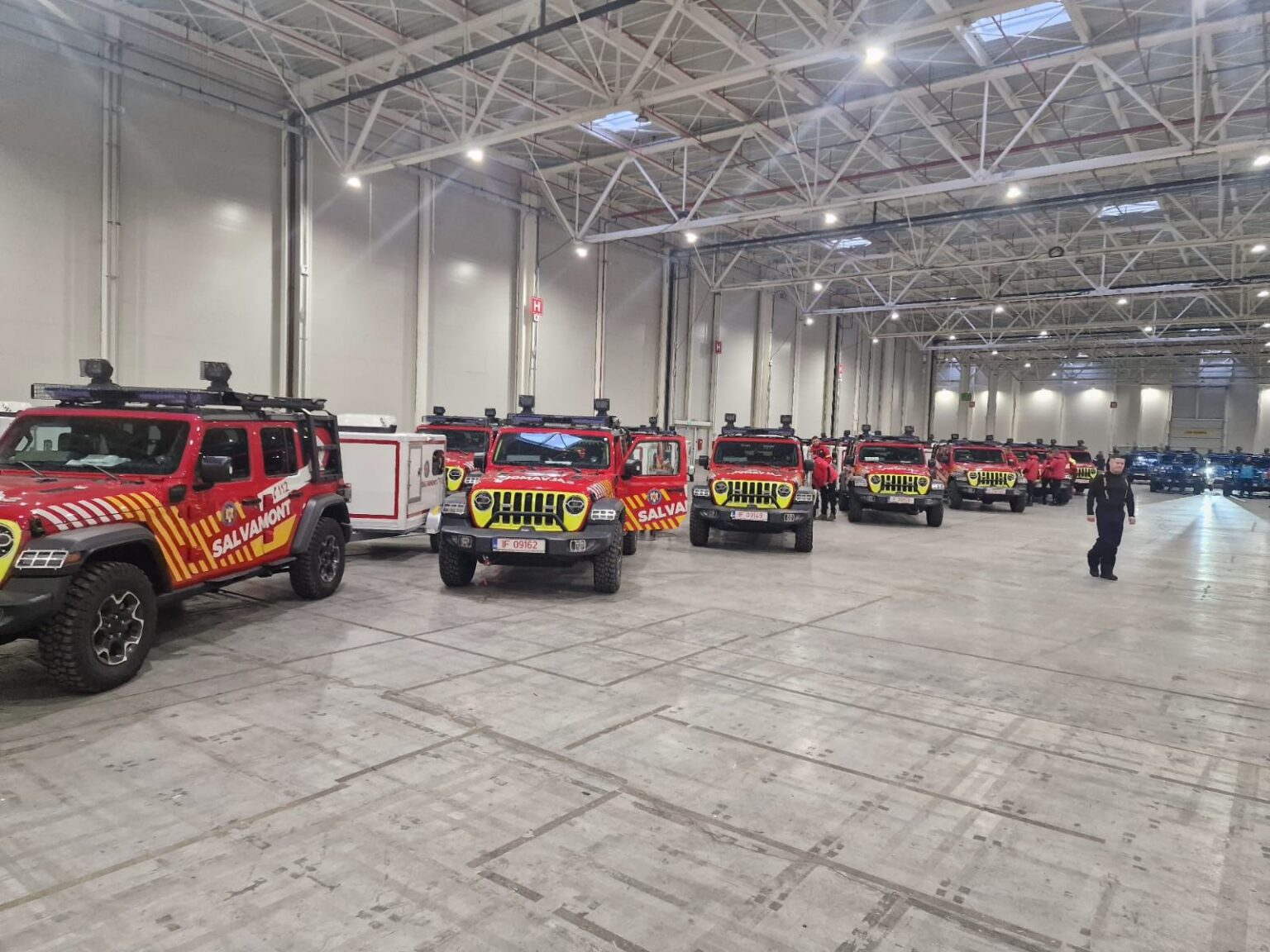 Serviciul Salvamont Dâmbovița și Jandarmeria Montană Dâmbovița au, de astăzi,  în dotare autospeciale de intervenție ultramoderne, achiziționate