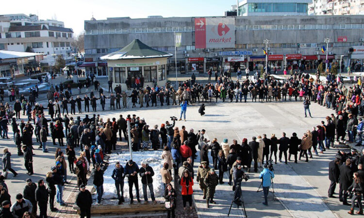 În  Piața Tricolorului din Târgoviște, miercuri, 24 ianuarie 2024, începând cu ora 11.00, va avea loc ceremonia publică militară