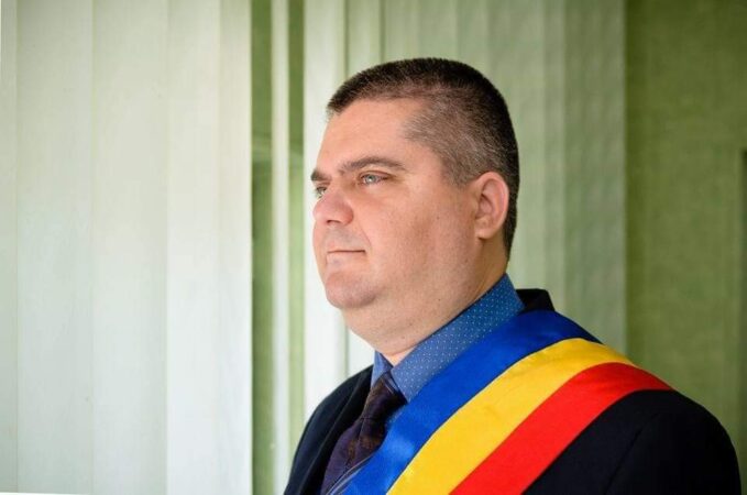 Tradiția Iordanului la Căminul Cultural din satul Bumbuia, comuna Gura Foii Tradiția Iordanului la Căminul Cultural din satul Bumbuia, comuna Gura Foii