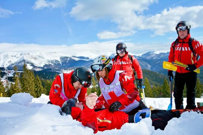 În ultimele 24 de ore, la Dispeceratul Național Salvamont s-au primit 27 apeluri În ultimele 24 de ore, la Dispeceratul Național Salvamont s-au primit 27 apeluri prin care se solicita intervenția de urgență a salvamontiștilor, astfel: