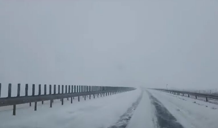 SITUAȚIA TRAFICULUI în toată țara, Centrul INFOTRAFIC din Inspectoratul General al Poliției Române informează că sunt semnalate precipitații