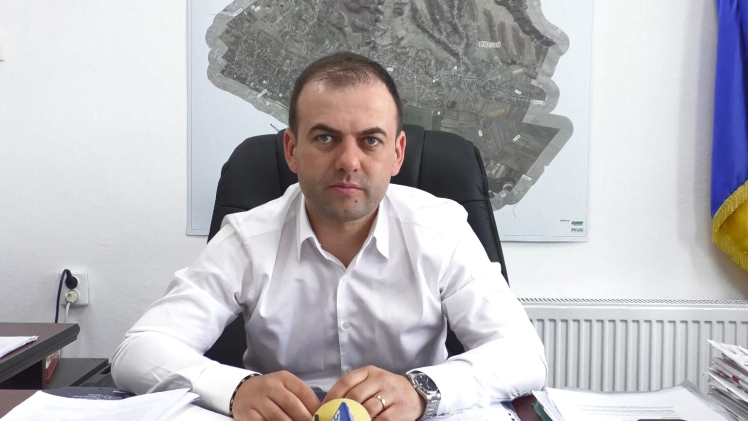 Comuna Răzvad se dezvoltă: Administrația locală manifestă un angajament constant față de creștere și îmbunătățire. VIDEO  Dezvoltarea comunei Răzvad este în plină ascensiune. Cu investiții deja implementate, cu altele  în proces de implementare dar și cu obținerea fiecărei