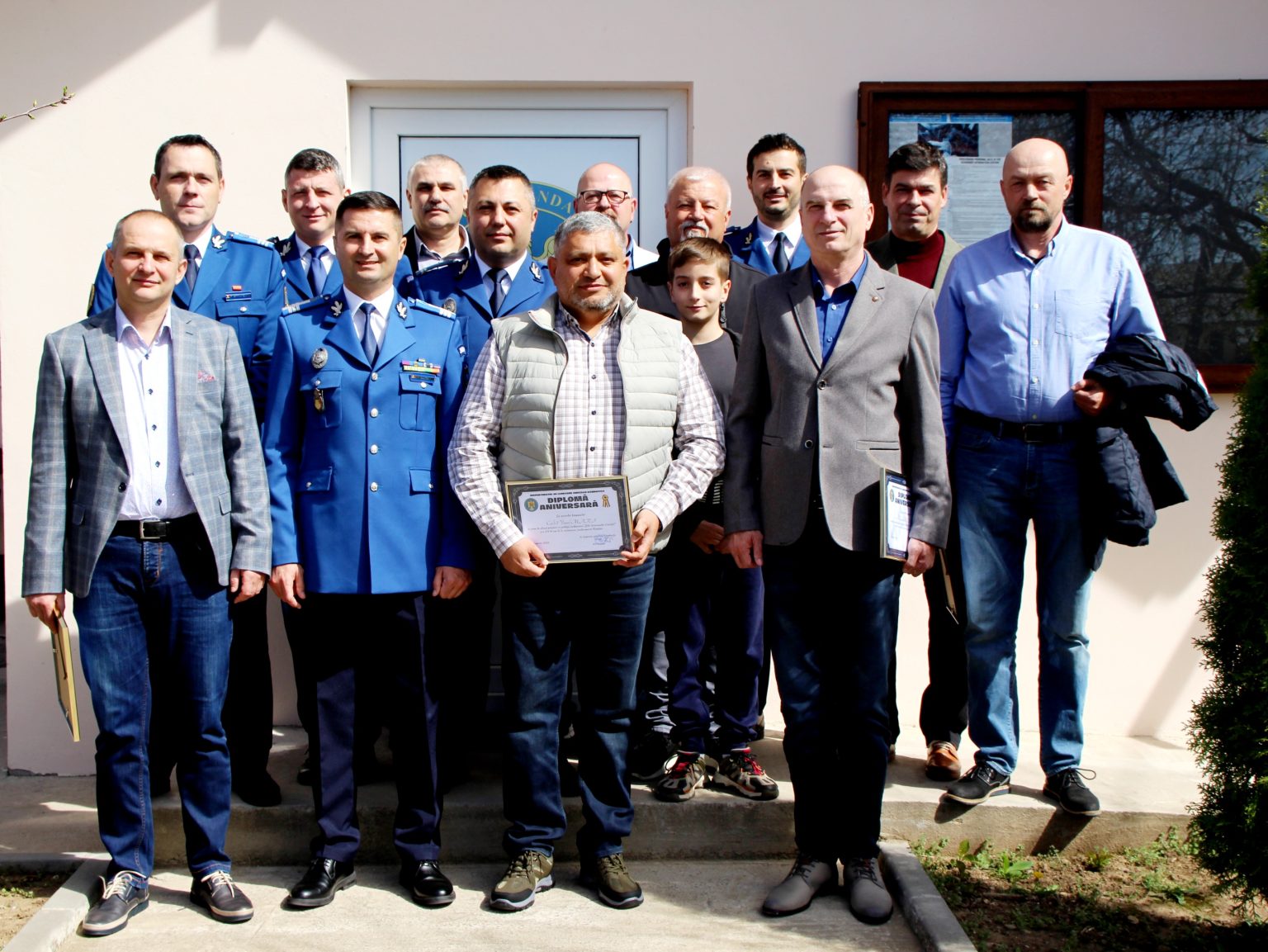 Ziua Veteranilor Unității – “Jandarmii își onorează camarazii de armă” În fiecare an, în săptămâna premergătoare sărbătoririi Zilei Jandarmeriei Române, Inspectoratul de Jandarmi Judeţean Dâmbovița