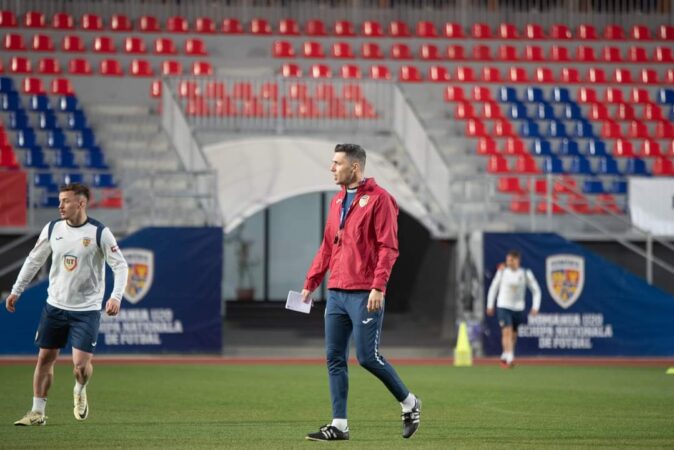 IMPORTANT pentru IUBITORII FOTBALULUI: De la ora 12:00, se pot cumpăra bilete pentru meciul România – Italia,de la casieriile stadionului „Eugen Popescu” din Târgoviște