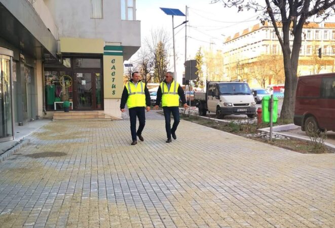 Strada Poet Grigore Alexandrescu din Târgoviște, a intrat în modernizare  Strada Poet Grigore Alexandrescu din Târgoviște a intrat într-un amplu proces de modernizare.