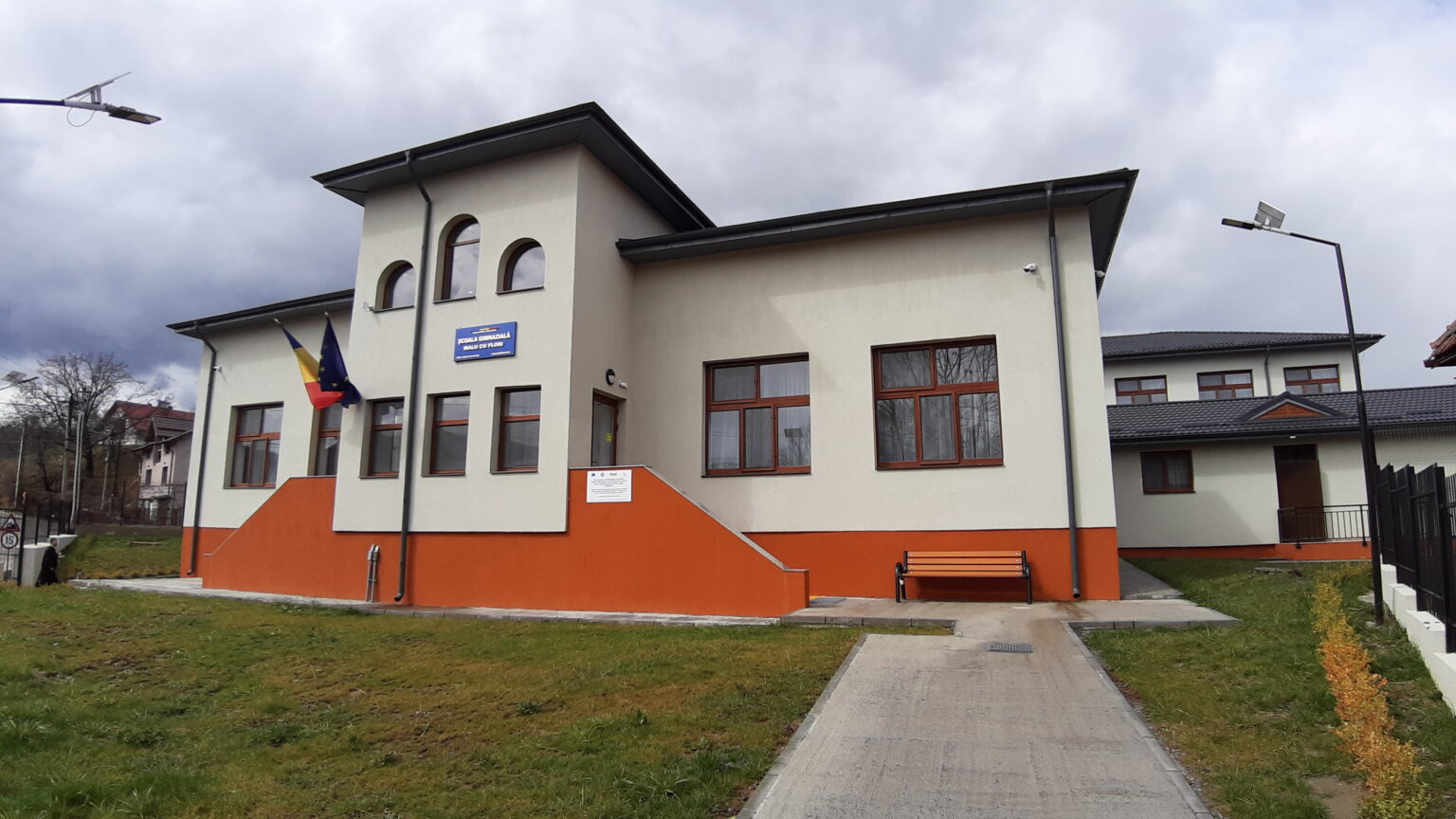 În sfânta zi de Buna Vestire, la Malu cu Flori a fost inaugurată noua Școală Gimnazială.VIDEO În sfânta zi de Buna Vestire, la Malu cu Flori a fost inaugurată noua Școală Gimnazială.VIDEO