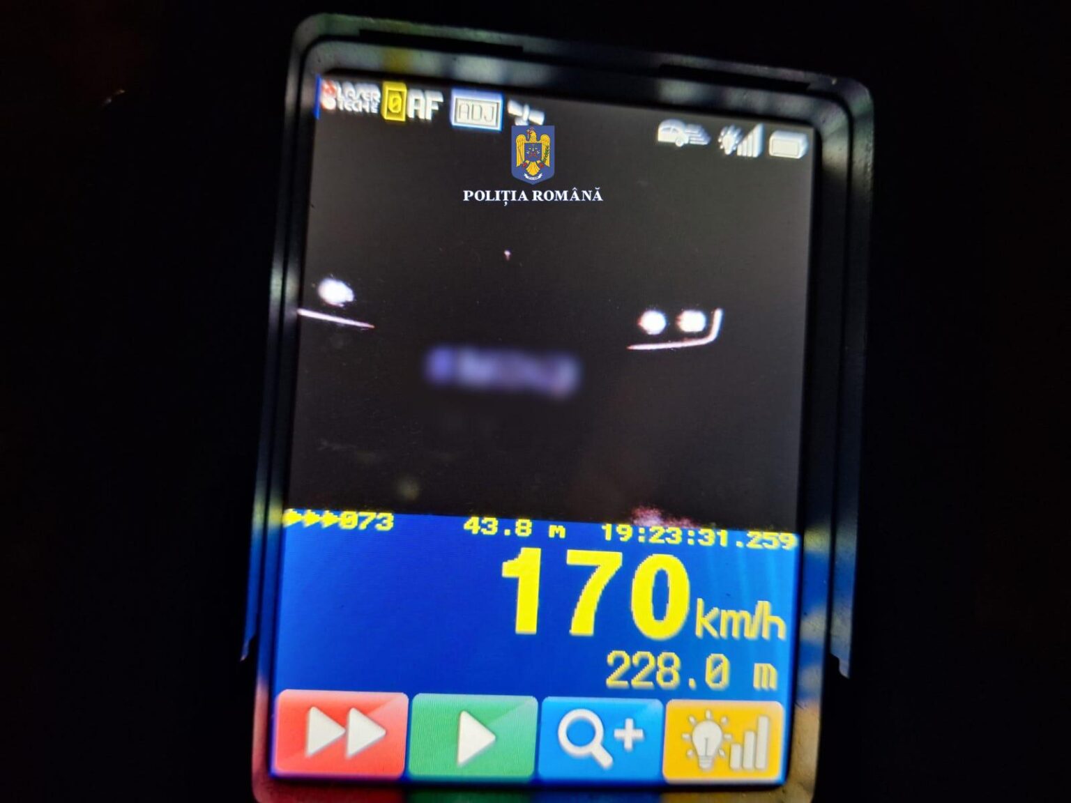 Șofer prins de politiștii dâmbovițeni pe raza localității Săcuieni,  în timp ce conducea un autoturism cu viteza de 170 de km/h