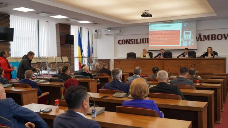 Județul Dâmbovița este primul  din țară unde s-au  semnat  contractele de finanțare pentru amenajarea de stații de încărcare auto și piste de biciclete.