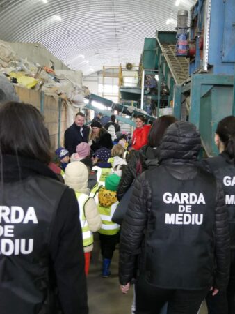 12 martie, Ziua Gărzii Naţionale de Mediu 12 martie , Ziua Gărzii Naţionale de Mediu , din anul 2007, pentru a marca această zi festivă, comisarii Gărzii Naționale