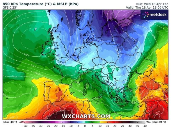 AVERTISMENTUL MEDICILOR și METEOROLOGILOR: După soare și temperaturi de 30°C,  de vineri după prânz, se va răci accentuat și se întorc ploile și lapovița.