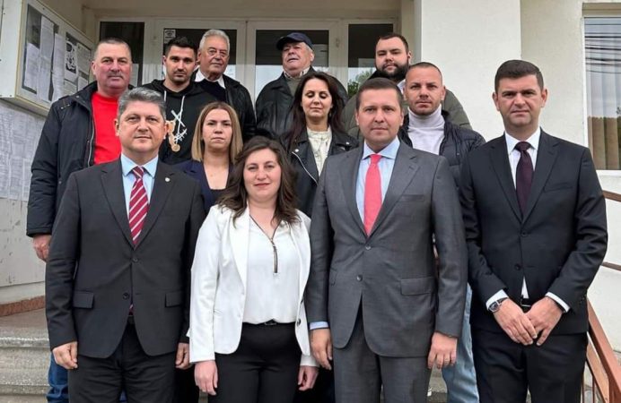 Pe 9 iunie, se face schimbarea la Moțăieni: Comuna are șansa de a renaște în frunte cu un  primar de perspectivă, Ana Maria Obagiu Pe 9 iunie, se face schimbarea la Moțăieni: Comuna are șansa de a renaște în frunte cu un  primar de perspectivă,  Ana Maria Obagiu.