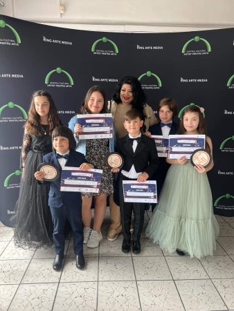 Festivalul „Glasul Valahiei”  a adus multe premii elevilor Școlii Populare de Arte „Octav Enigărescu” Festivalul „Glasul Valahiei”  a adus multe premii elevilor Școlii Populare de Arte „Octav Enigărescu”