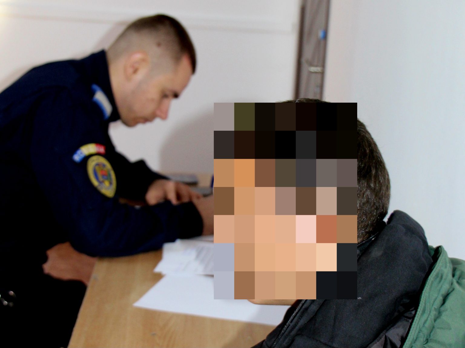 Jandarmii dâmbovițeni au depistat pentru a doua oară astăzi, 12 aprilie, în imediata vecinătate a unei instituții de învățământ din municipiul Târgoviște, un băiat declarat dispărut de la domiciliu.