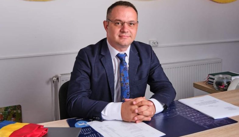 Primarul Radu Stancu: Vești bune pentru Cornești, săptămâna viitoare vor începe lucrările de modernizare a DJ 720A Primarul Radu Stancu: Vești bune pentru Cornești, săptămâna viitoare vor începe lucrările de modernizare a DJ 720A, președintele CJ Dâmbovița