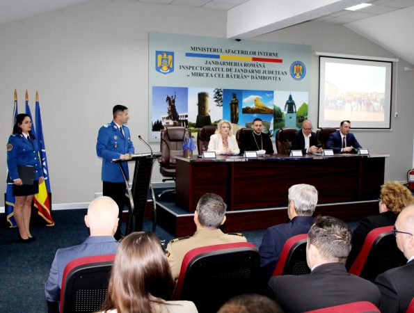 Jandarmeria Română de 174 de ani în slujba cetățenilor! Inspectoratul de Jandarmi Judeţean „Mircea cel Bătrân” Dâmboviţa (IJJ Dâmboviţa) a desfăşurat astăzi, 3 aprilie a.c., în Sala de ședințe