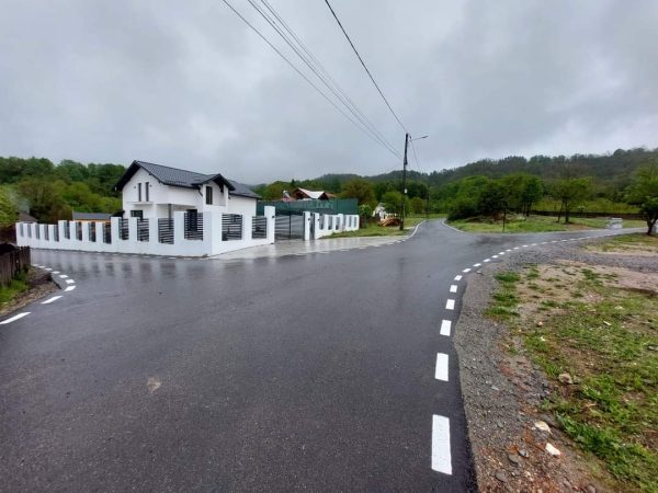 Administrația locală de la Voinești a finalizat într-un timp record modernizarea prin asfaltare a străzilor în satul Suduleni, astăzi, s-a făcut și  recepția lucrărilor .