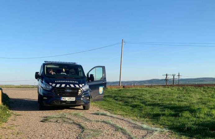 Pescuitul ilegal se află în atenția jandarmilor dâmbovițeni Pescuitul ilegal se află în atenția jandarmilor dâmbovițeni care au constatat, weekend-ul trecut, 14 fapte de natură contravențională pentru